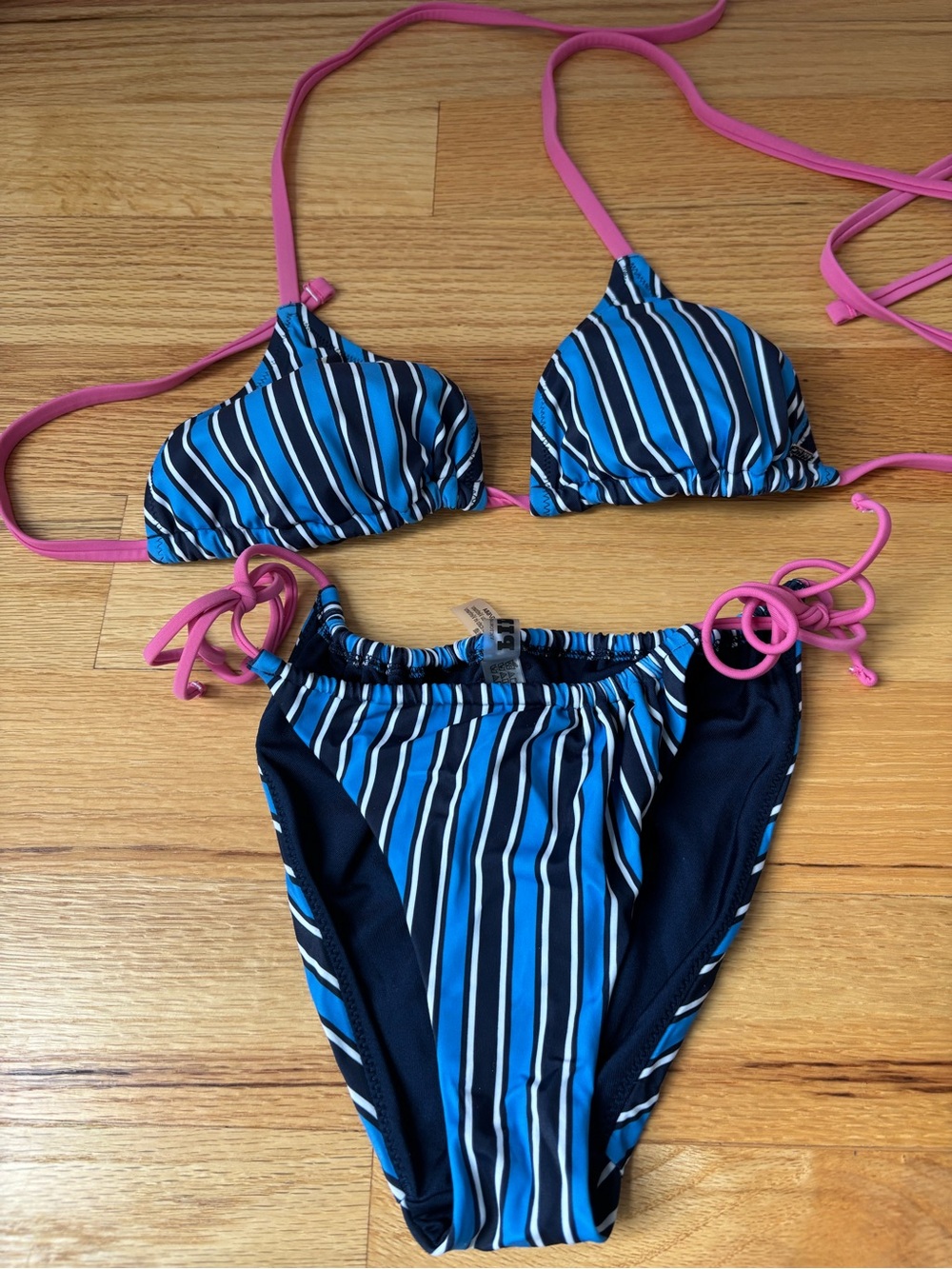 PINK Victoria's Secret Blue Striped Bikini - pirchased march 26 - never wore